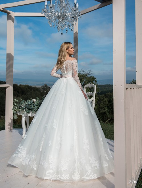 https://www.sposa-lia.com/images/stories/virtuemart/product/246       (3).jpg